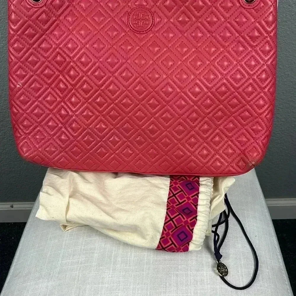 Tory Burch Marion Quilted Chain Slouchy Tote In Peony Bag Purse Chain Coral Pink - Picture 2 of 16